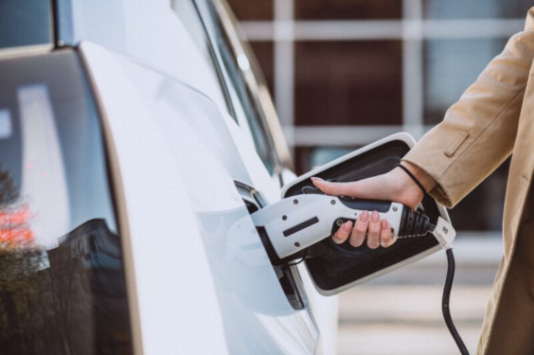 Terna ha assegnato a 22 imprese italiane 360 milioni di euro per la realizzazione di nuove stazioni elettriche con impianti fotovoltaici